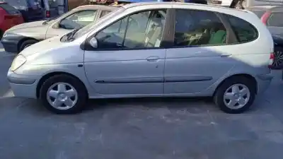 Scrapping Vehicle renault scenic (ja..) f9q733 of the year 2001 powered 