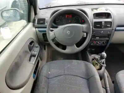 Здавання транспортного засобу renault clio ii fase ii (b/cb0) k9k a7 року 2001 потужний 