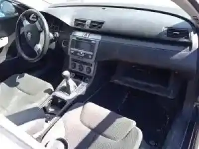 Veicolo di demolizione volkswagen passat berlina (3c2) d-bkp dell'anno 2005 alimentato 