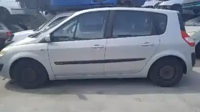 Veículo de Sucata renault                                            scénic ii (jm0/1_)                                                                                                                                                                                                                                         2.0 (jm05, jm0u, jm1n, jm1u, jm2v)                                                                                                                                                                                                                         do ano 2006 alimentado 