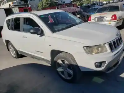 Veículo de Sucata jeep compass 651 do ano 2011 alimentado 