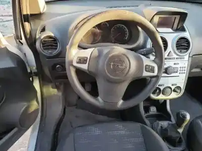 Veicolo di demolizione opel corsa d a13dtc dell'anno 2008 alimentato 