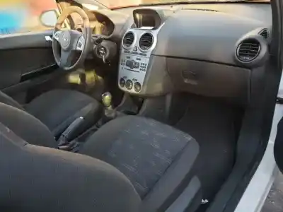 Veicolo di demolizione opel corsa d a13dtc dell'anno 2008 alimentato 