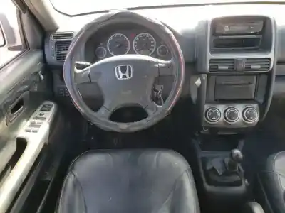 Veicolo di demolizione honda cr-v (rd8) k20a4 dell'anno 2002 alimentato 