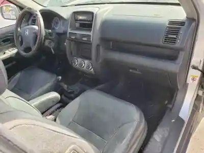 Veicolo di demolizione honda cr-v (rd8) k20a4 dell'anno 2002 alimentato 