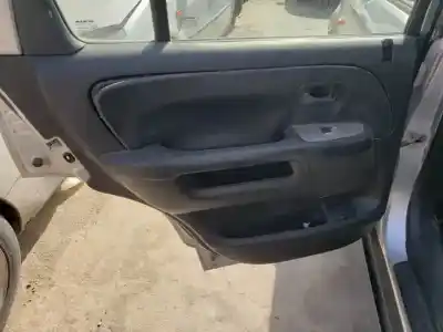 Veicolo di demolizione honda cr-v (rd8) k20a4 dell'anno 2002 alimentato 