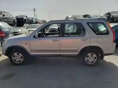 Veicolo di demolizione honda cr-v (rd8) k20a4 dell'anno 2002 alimentato 