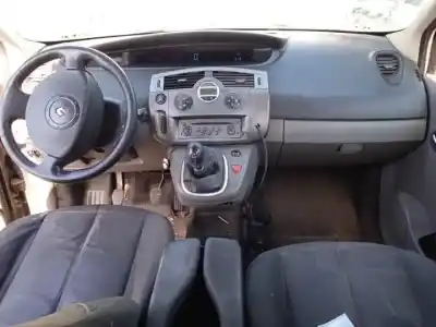 Veicolo di demolizione renault scenic ii k9k7 dell'anno 2003 alimentato 
