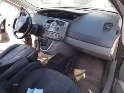 Veicolo di demolizione renault scenic ii k9k7 dell'anno 2003 alimentato 