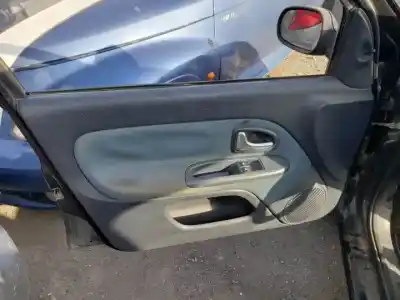 Здавання транспортного засобу renault clio ii fase ii (b/cb0) d4f722 року 2001 потужний 
