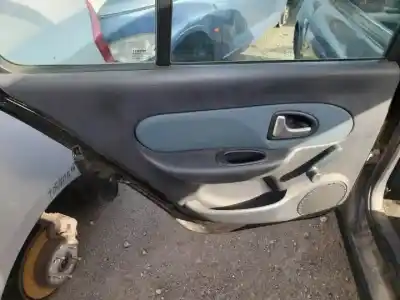 Здавання транспортного засобу renault clio ii fase ii (b/cb0) d4f722 року 2001 потужний 