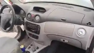 Veículo de Sucata citroen c3 8hx do ano 2002 alimentado 
