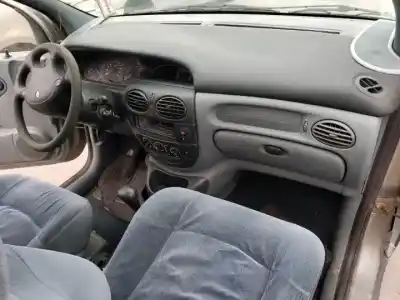 Здавання транспортного засобу renault megane i scenic (ja0) f3r року 1996 потужний 