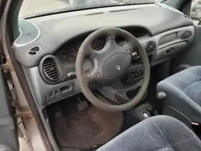 Здавання транспортного засобу renault megane i scenic (ja0) f3r року 1996 потужний 
