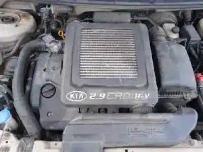 Veículo de Sucata kia carnival ii j3 do ano 2001 alimentado 