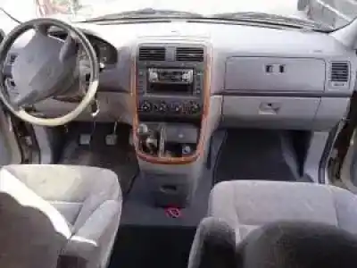 Veículo de Sucata kia carnival ii j3 do ano 2001 alimentado 