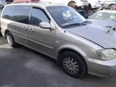 Veículo de Sucata kia carnival ii j3 do ano 2001 alimentado 