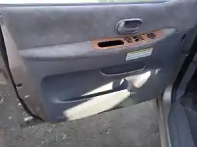 Veículo de Sucata kia carnival ii j3 do ano 2001 alimentado 