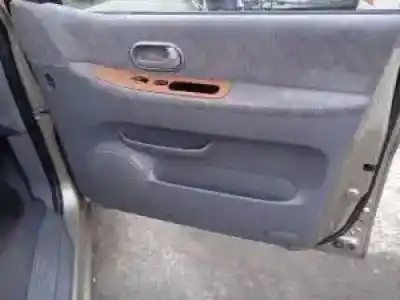 Veículo de Sucata kia carnival ii j3 do ano 2001 alimentado 