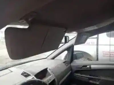 Veicolo di demolizione opel zafira b d-z19dt dell'anno 2005 alimentato 