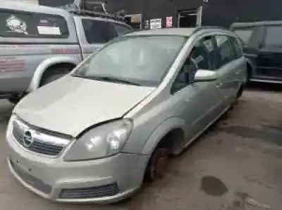 Veicolo di demolizione opel zafira b d-z19dt dell'anno 2005 alimentato 