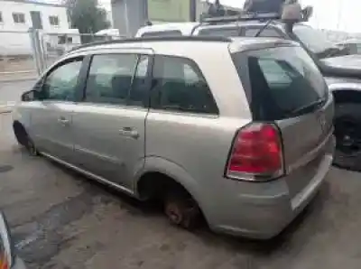 Veicolo di demolizione opel zafira b d-z19dt dell'anno 2005 alimentato 