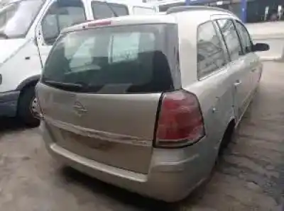 Veicolo di demolizione opel zafira b d-z19dt dell'anno 2005 alimentato 