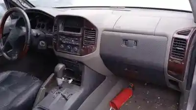 Здавання транспортного засобу mitsubishi montero (v60/v70) d-4m41 року 2000 потужний 