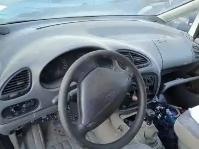 Veicolo di demolizione ford galaxy (vx) ahu.1z.anu dell'anno 1995 alimentato 