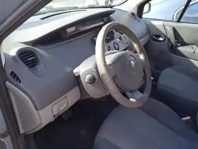 Здавання транспортного засобу renault scénic ii (jm0/1_) 2.0 (jm05, jm0u, jm1n, jm1u, jm2v) року 2006 потужний 