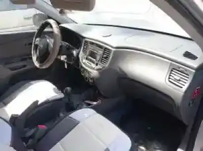 Vehicul casat kia rio (jb) g4ee al anului 2007 alimentat 