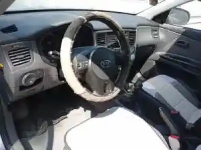 Vehicul casat kia rio (jb) g4ee al anului 2007 alimentat 