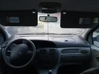 Здавання транспортного засобу renault scenic (ja..) f9q732 року 2001 потужний 