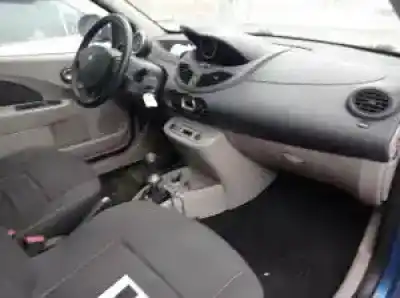 Veicolo di demolizione renault twingo ii d4f772 dell'anno 2007 alimentato 