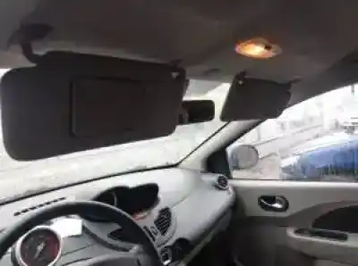 Veicolo di demolizione renault twingo ii d4f772 dell'anno 2007 alimentato 