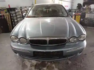 Здавання транспортного засобу jaguar x-type i (x400) 2.5 v6 a las 4 ruedas року 2001 потужний 