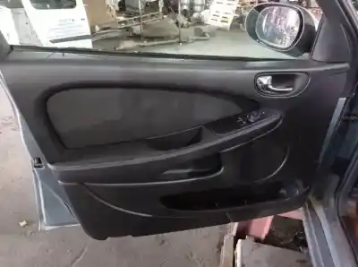 Здавання транспортного засобу jaguar x-type i (x400) 2.5 v6 a las 4 ruedas року 2001 потужний 