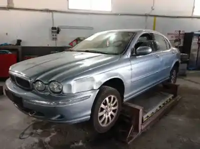 Здавання транспортного засобу jaguar x-type i (x400) 2.5 v6 a las 4 ruedas року 2001 потужний 