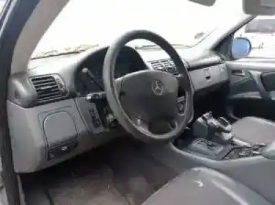 Veículo de Sucata mercedes-benz clase m (w163) m112942 do ano 1997 alimentado 