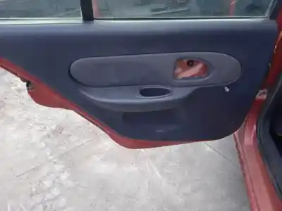 Здавання транспортного засобу renault clio ii fase ii (b/cb0) d7f726 року 2001 потужний 