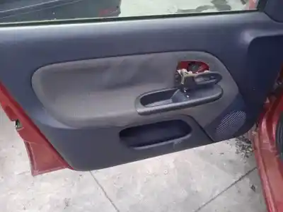 Здавання транспортного засобу renault clio ii fase ii (b/cb0) d7f726 року 2001 потужний 