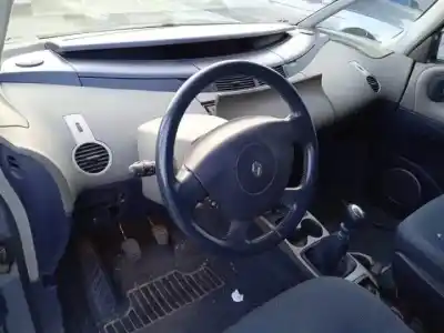 Здавання транспортного засобу renault espace iv (jk0) f4rv7 року 2002 потужний 