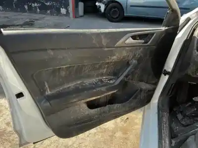 Veicolo di demolizione volkswagen polo (aw) dfna dell'anno 2017 alimentato 