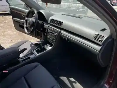 Veículo de Sucata audi a4 berlina (8e) bfc do ano 2002 alimentado 