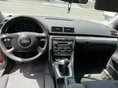Veículo de Sucata audi a4 berlina (8e) bfc do ano 2002 alimentado 