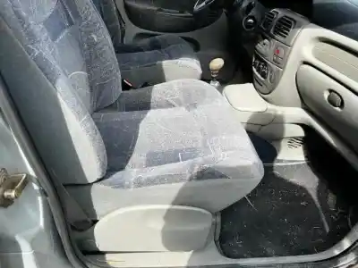 Scrapping Vehicle renault scenic (ja..) f4r740 of the year 2000 powered 