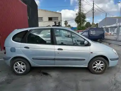 Scrapping Vehicle renault scenic (ja..) f4r740 of the year 2000 powered 