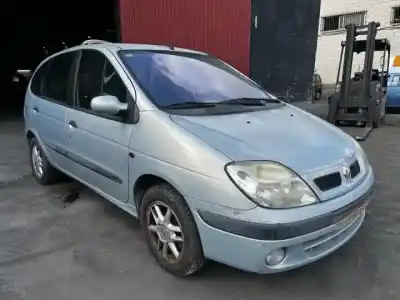 Scrapping Vehicle renault scenic (ja..) f4r740 of the year 2000 powered 