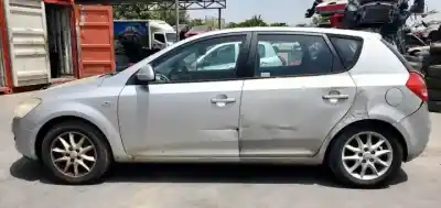Veículo de Sucata kia cee´d d4fb-ul do ano 2006 alimentado 