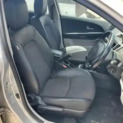 Veículo de Sucata kia cee´d d4fb-ul do ano 2006 alimentado 